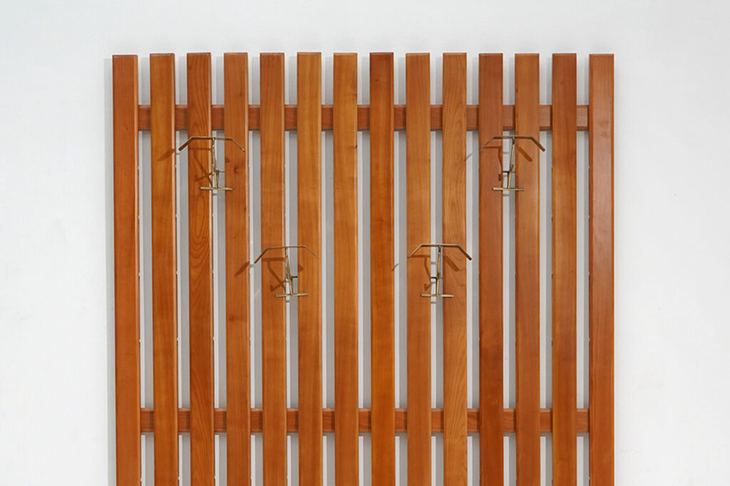 Wall-mounted coat rack by Gianfranco Frattini, 1950, italian design, brass, Ice Parisi, gio Ponti